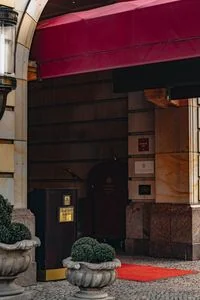 Hoteleingang Valquorian Regal Stay Leipzig